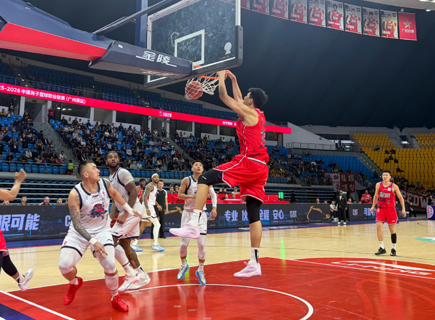 开云体育官网-17+10+4帽!徐昕爆了!护框碾压,进攻完美终结,把山东打绝望了